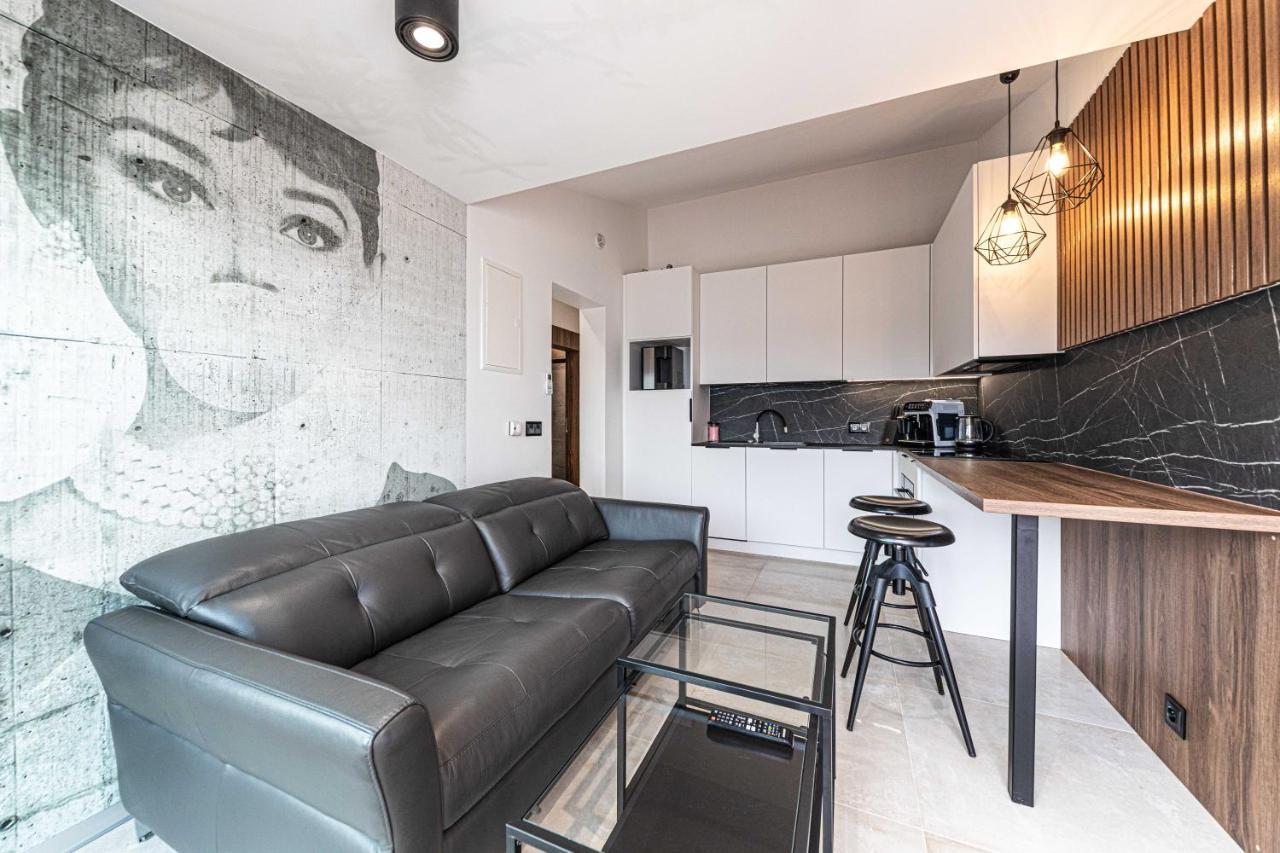 Villa Sun And Sea โตรกีร์ ภายนอก รูปภาพ